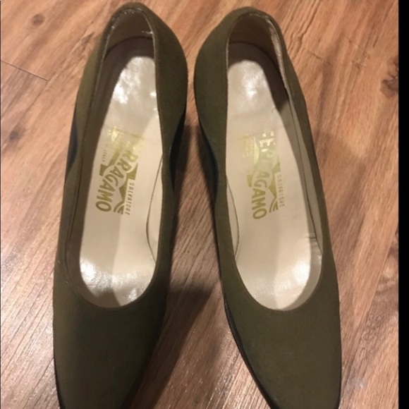 Salvatore Ferragamo gorgeous heels - Picture 3 of 7